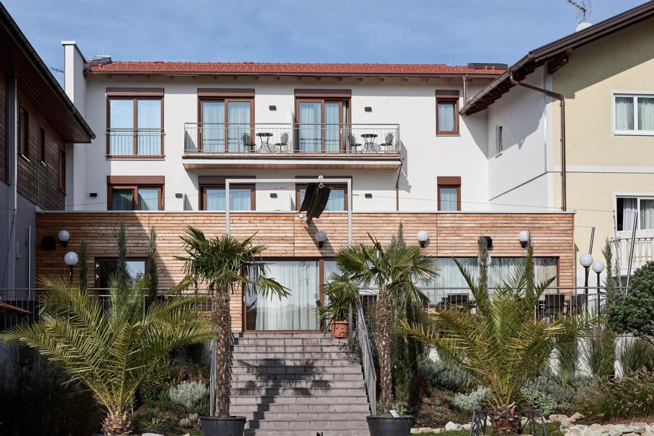 Hotel Gasthof-Strasser Tumeltsham Exterior foto